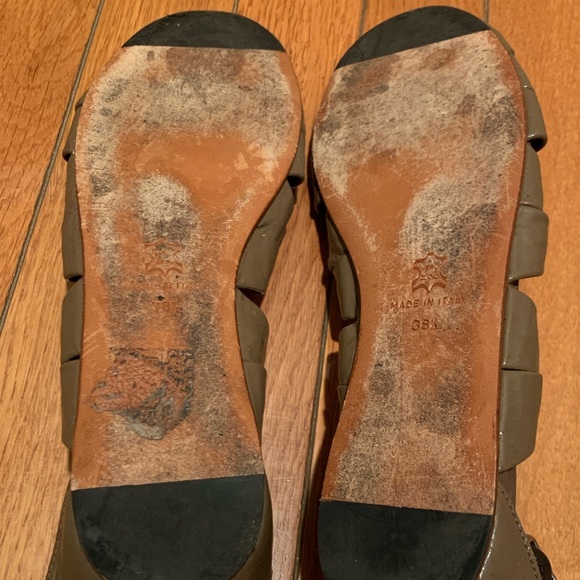 Gryson Olive Patent Leather Cut-Out Sandals - Picture 6 of 8